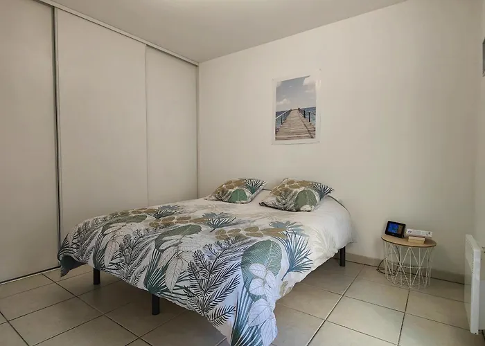 3p Spacieux Avec Terrasse Et Piscine Commune Fréjus