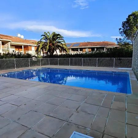 Apartament Spacious Nest With Terrace And Shared Pool Fréjus