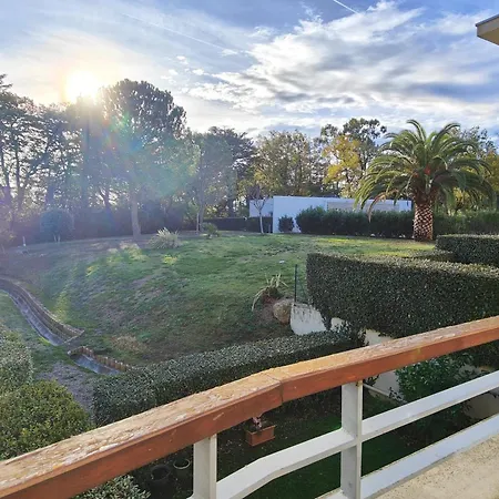 Spacious Nest With Terrace And Shared Pool * Fréjus