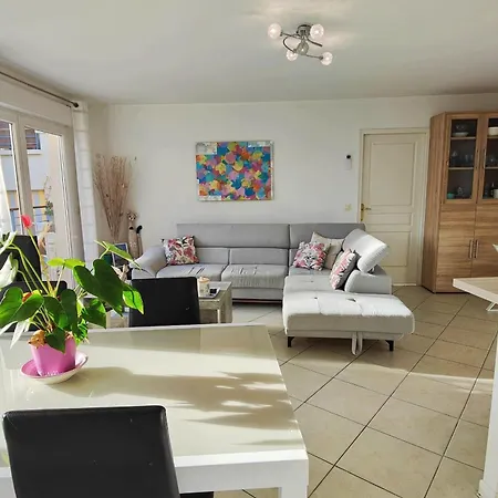 Spacious With Terrace And Shared Pool Appartement Fréjus