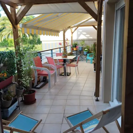 3p Spacieux Avec Terrasse Et Piscine Commune Appartement *