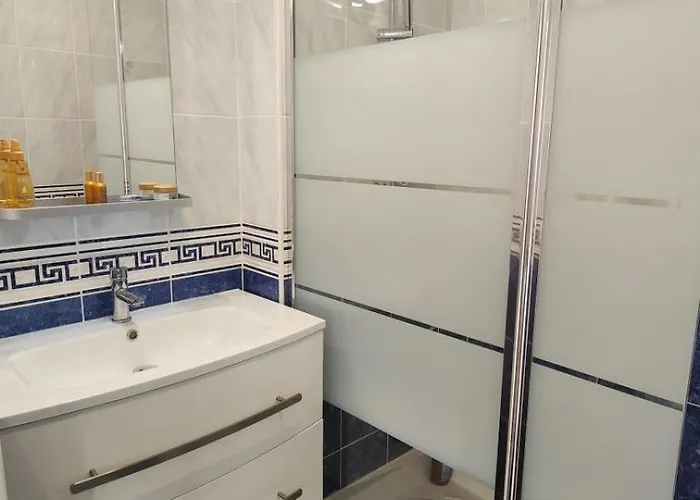 Spacious Nest With Terrace And Shared Pool