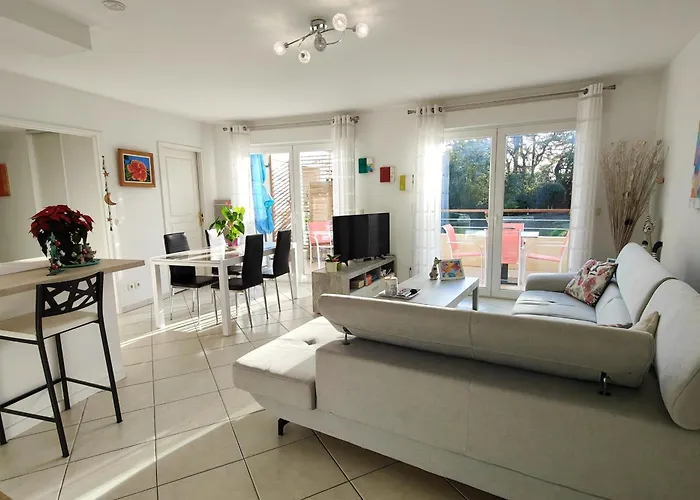 公寓 Spacious Nest With Terrace And Shared Pool *