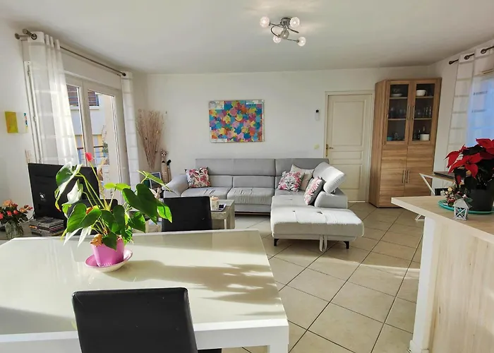 Spacious Nest With Terrace And Shared Pool 公寓 *