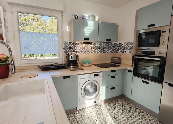 Spacious Nest With Terrace And Shared Pool *