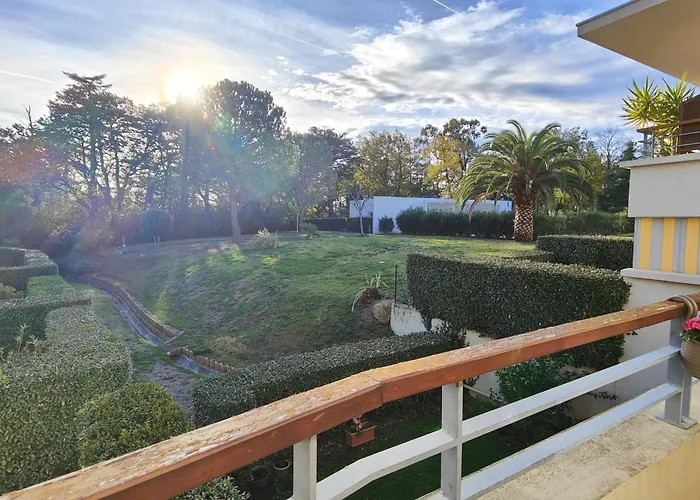 Lejlighed Spacious With Terrace And Shared Pool *